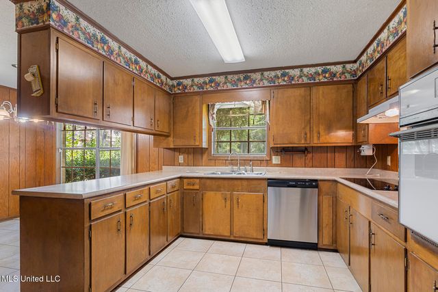 11 S Terrapin Hill Road, Brandon, MS 39042
