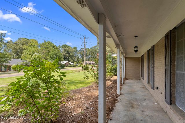 11 S Terrapin Hill Road, Brandon, MS 39042