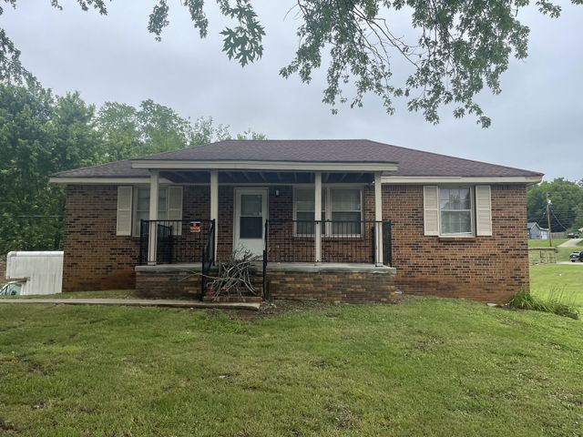 239 Raintree Dr, Clarksville, TN 37042