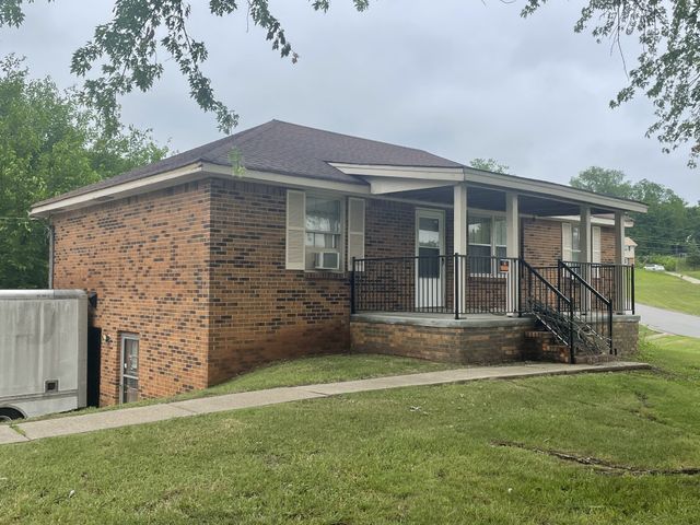 239 Raintree Dr, Clarksville, TN 37042
