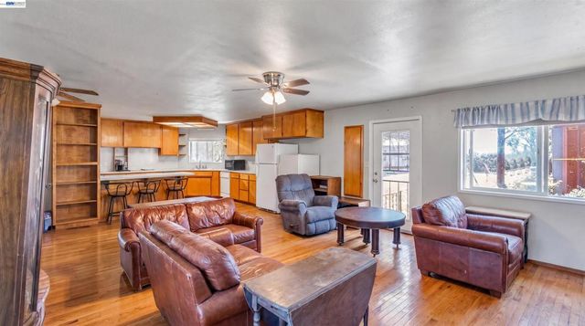 8037 Savage Way, Valley Springs, CA 95252
