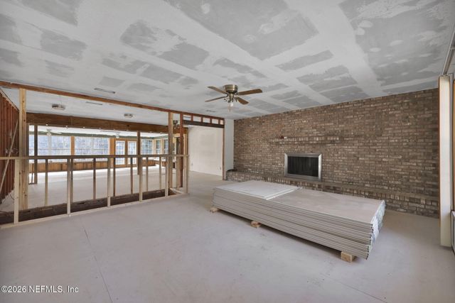 929 LAKE ASBURY Drive, Green Cove Springs, FL 32043