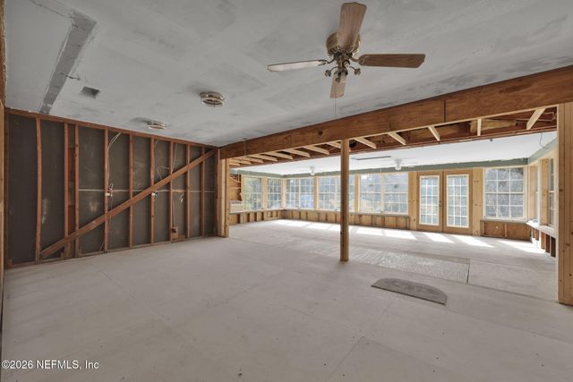 929 LAKE ASBURY Drive, Green Cove Springs, FL 32043