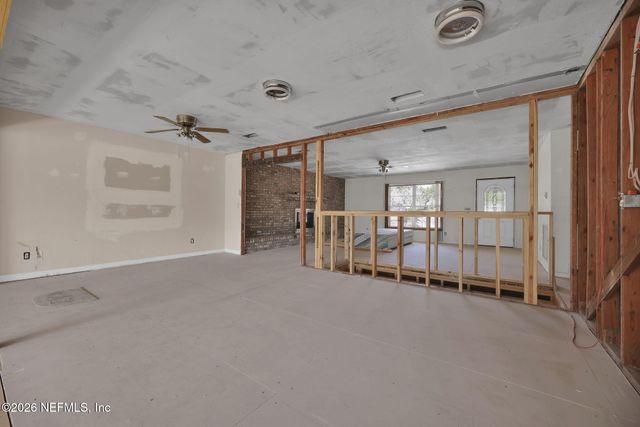 929 LAKE ASBURY Drive, Green Cove Springs, FL 32043