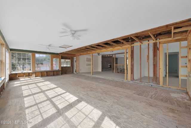 929 LAKE ASBURY Drive, Green Cove Springs, FL 32043