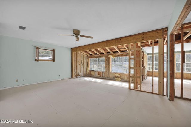 929 LAKE ASBURY Drive, Green Cove Springs, FL 32043