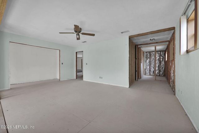 929 LAKE ASBURY Drive, Green Cove Springs, FL 32043