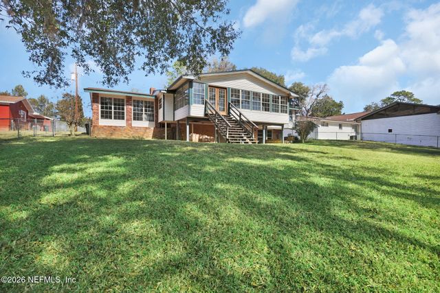 929 LAKE ASBURY Drive, Green Cove Springs, FL 32043