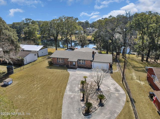 929 LAKE ASBURY Drive, Green Cove Springs, FL 32043