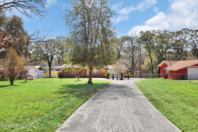 929 LAKE ASBURY Drive, Green Cove Springs, FL 32043