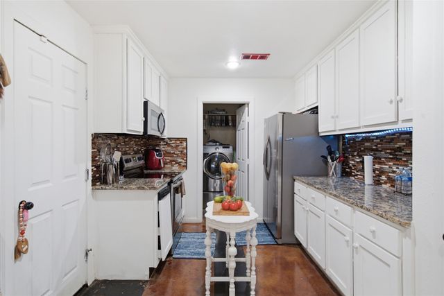 2900 Fitzhugh Avenue, Fort Worth, TX 76105