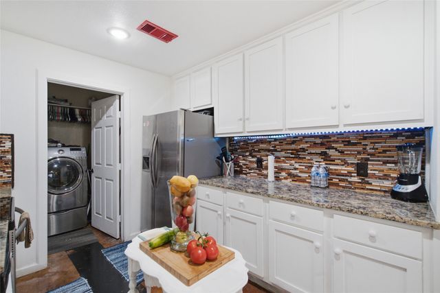 2900 Fitzhugh Avenue, Fort Worth, TX 76105
