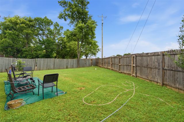 2900 Fitzhugh Avenue, Fort Worth, TX 76105
