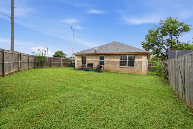 2900 Fitzhugh Avenue, Fort Worth, TX 76105