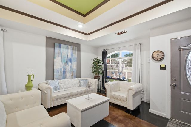 2900 Fitzhugh Avenue, Fort Worth, TX 76105