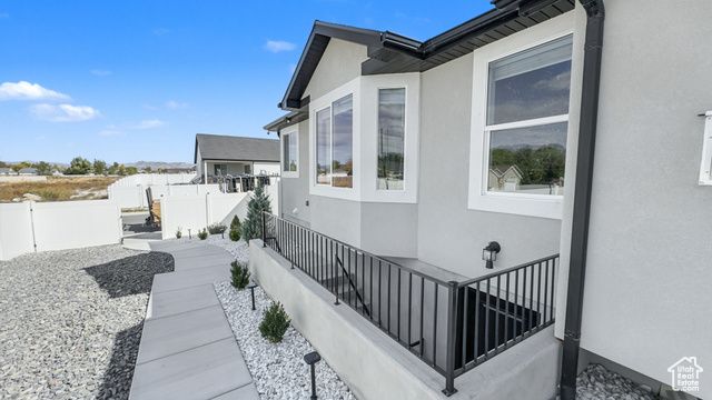 3881 N CHAPMAN DR, Eagle Mountain, UT 84005