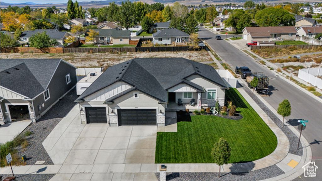 3881 N CHAPMAN DR, Eagle Mountain, UT 84005
