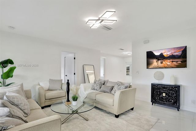 1220 NE 8th Street, Pompano Beach, FL 33060
