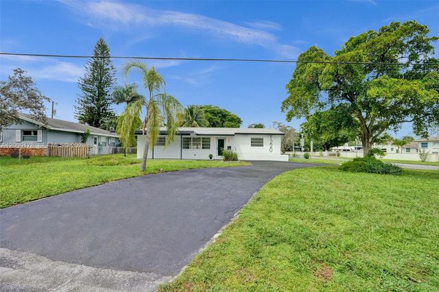 1220 NE 8th Street, Pompano Beach, FL 33060