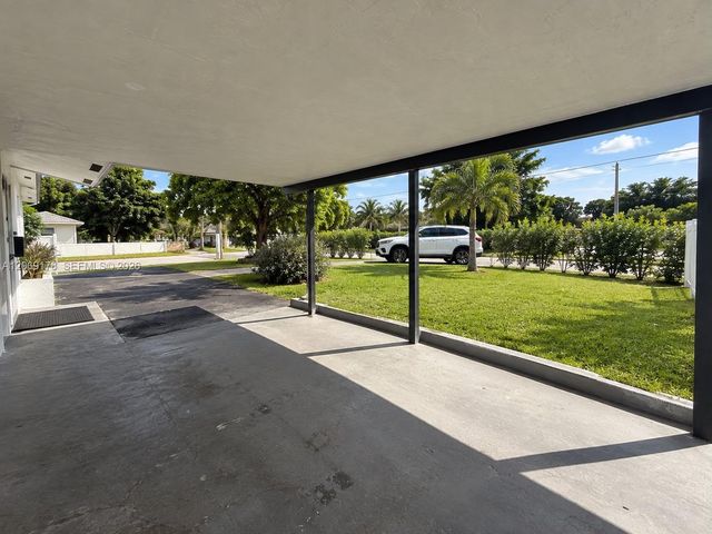 1220 NE 8th Street, Pompano Beach, FL 33060