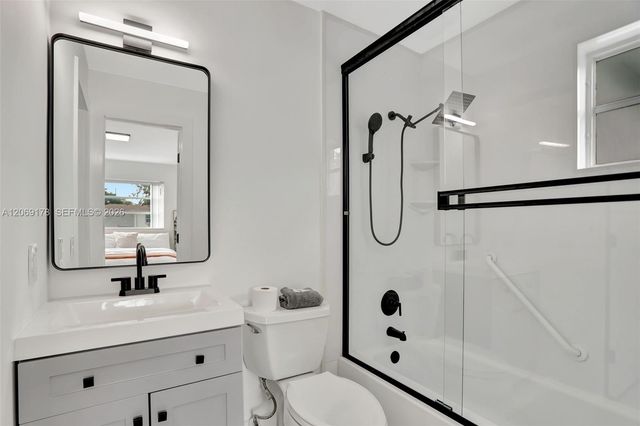 1220 NE 8th Street, Pompano Beach, FL 33060