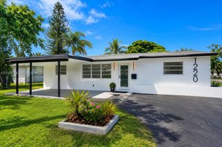 1220 NE 8th Street, Pompano Beach, FL 33060