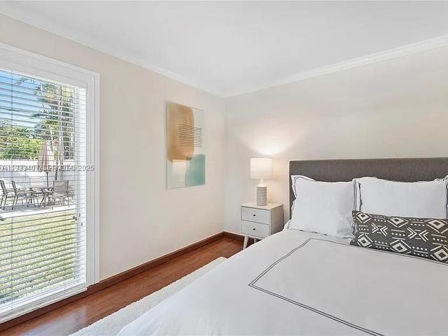 5371 N Bay Rd, Miami Beach, FL 33140