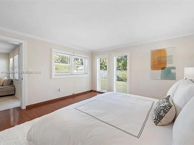 5371 N Bay Rd, Miami Beach, FL 33140