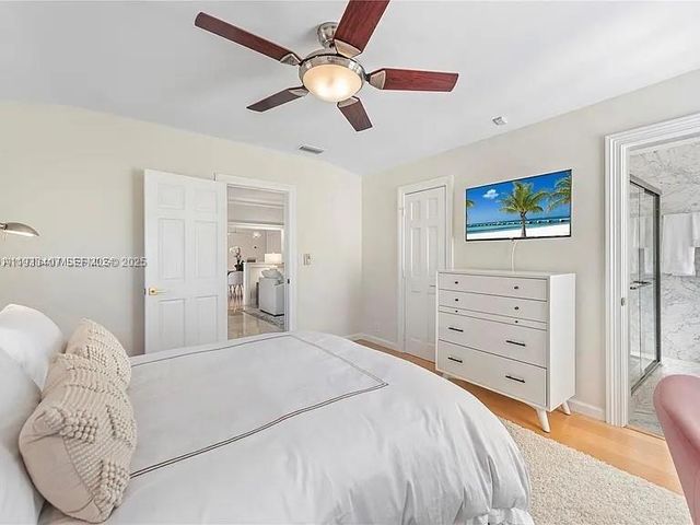 5371 N Bay Rd, Miami Beach, FL 33140