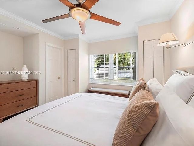 5371 N Bay Rd, Miami Beach, FL 33140