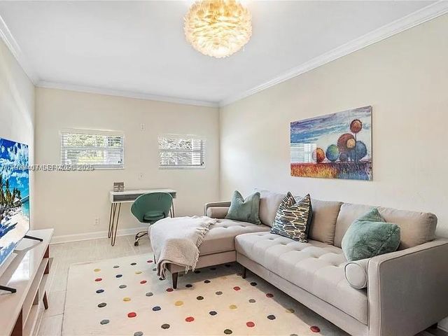 5371 N Bay Rd, Miami Beach, FL 33140