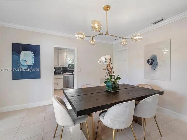 5371 N Bay Rd, Miami Beach, FL 33140