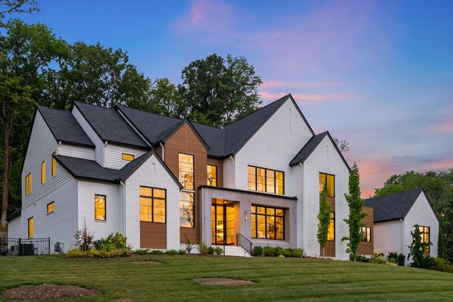 4600 Shys Hill Rd, Nashville, TN 37215