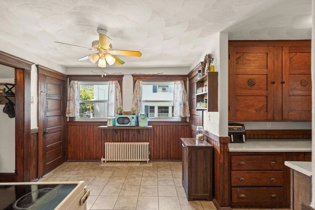47 Wallis St, Beverly, MA 01915