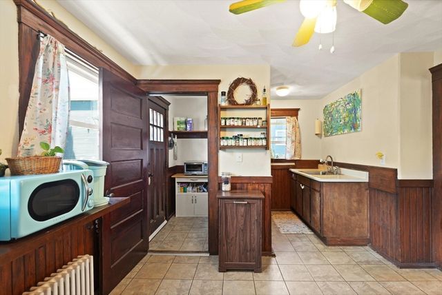 47 Wallis St, Beverly, MA 01915
