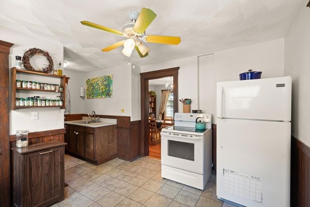 47 Wallis St, Beverly, MA 01915