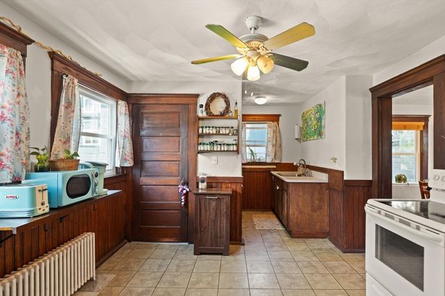 47 Wallis St, Beverly, MA 01915