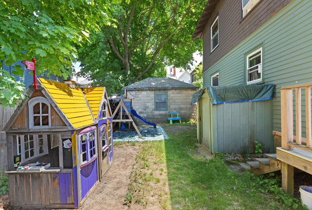 47 Wallis St, Beverly, MA 01915