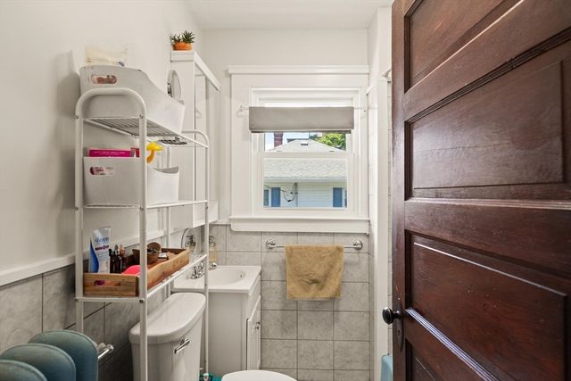 47 Wallis St, Beverly, MA 01915