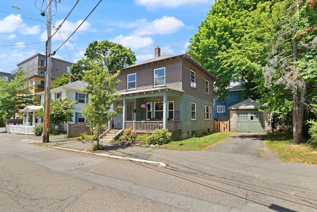 47 Wallis St, Beverly, MA 01915