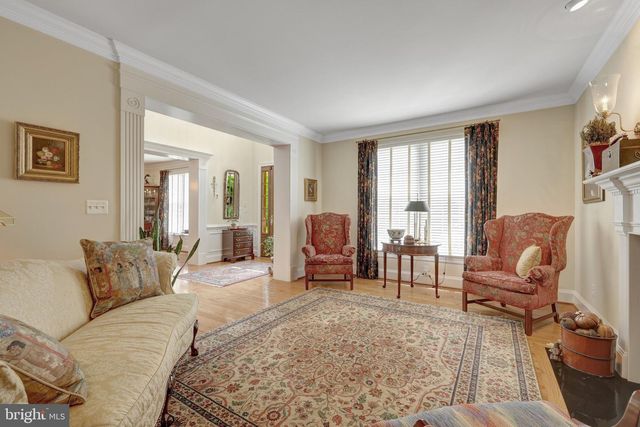 513 JOHN MARSHALL DR NE, Vienna, VA 22180