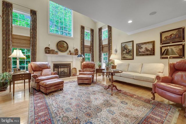 513 JOHN MARSHALL DR NE, Vienna, VA 22180