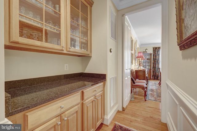 513 JOHN MARSHALL DR NE, Vienna, VA 22180