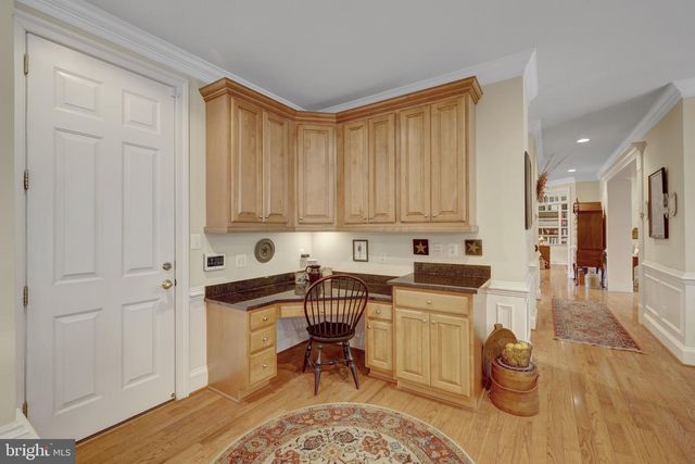 513 JOHN MARSHALL DR NE, Vienna, VA 22180