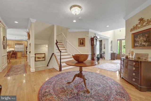 513 JOHN MARSHALL DR NE, Vienna, VA 22180