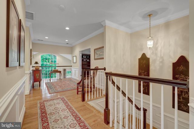 513 JOHN MARSHALL DR NE, Vienna, VA 22180