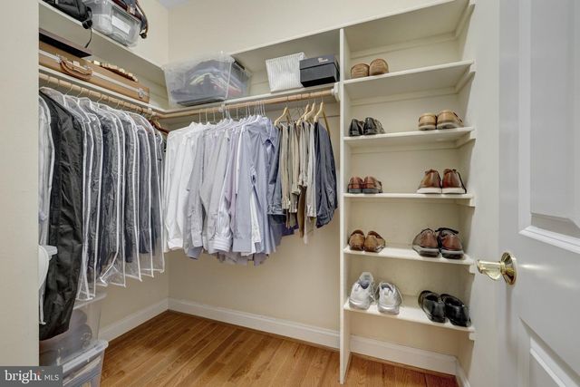513 JOHN MARSHALL DR NE, Vienna, VA 22180