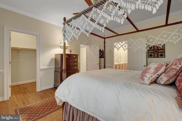513 JOHN MARSHALL DR NE, Vienna, VA 22180