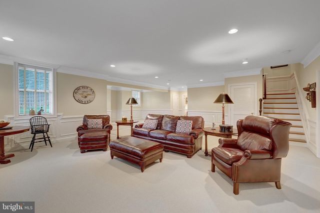 513 JOHN MARSHALL DR NE, Vienna, VA 22180