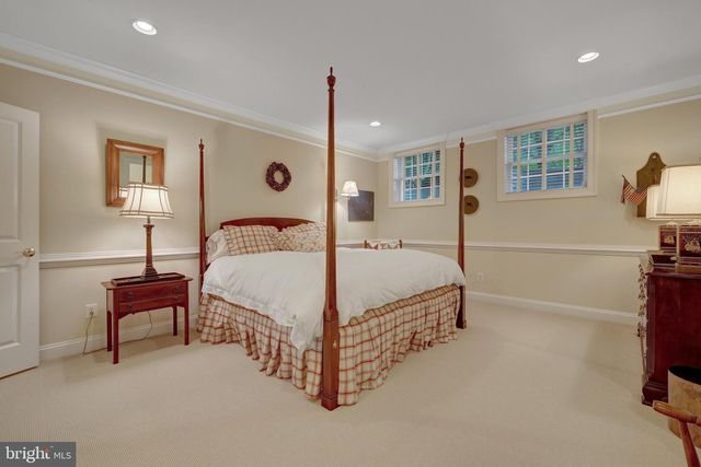513 JOHN MARSHALL DR NE, Vienna, VA 22180